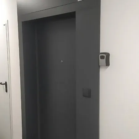 Проживання в сім'ї 1130 Wojciechowskiego 6a - Tanie W Apartamencie - Samodzielne Zameldowanie - Self Check In